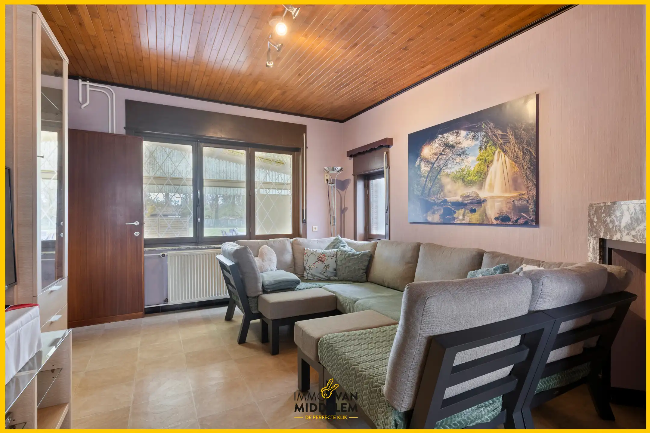 GOED ONDERHOUDEN 3-GEVELWONING MET 3 KAMERS, GARAGE EN TUIN foto 3