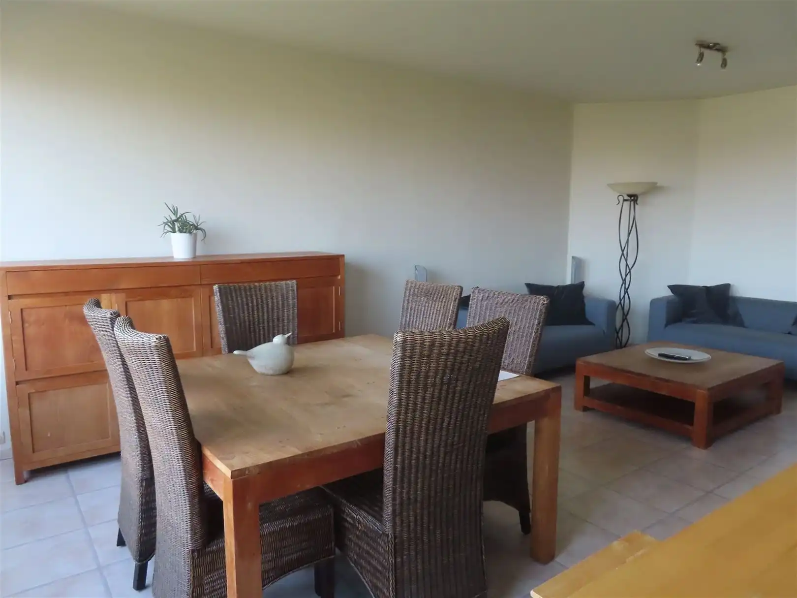 Gemeubeld 2-slaapkamerappartement op Antwerpen LO. foto 3