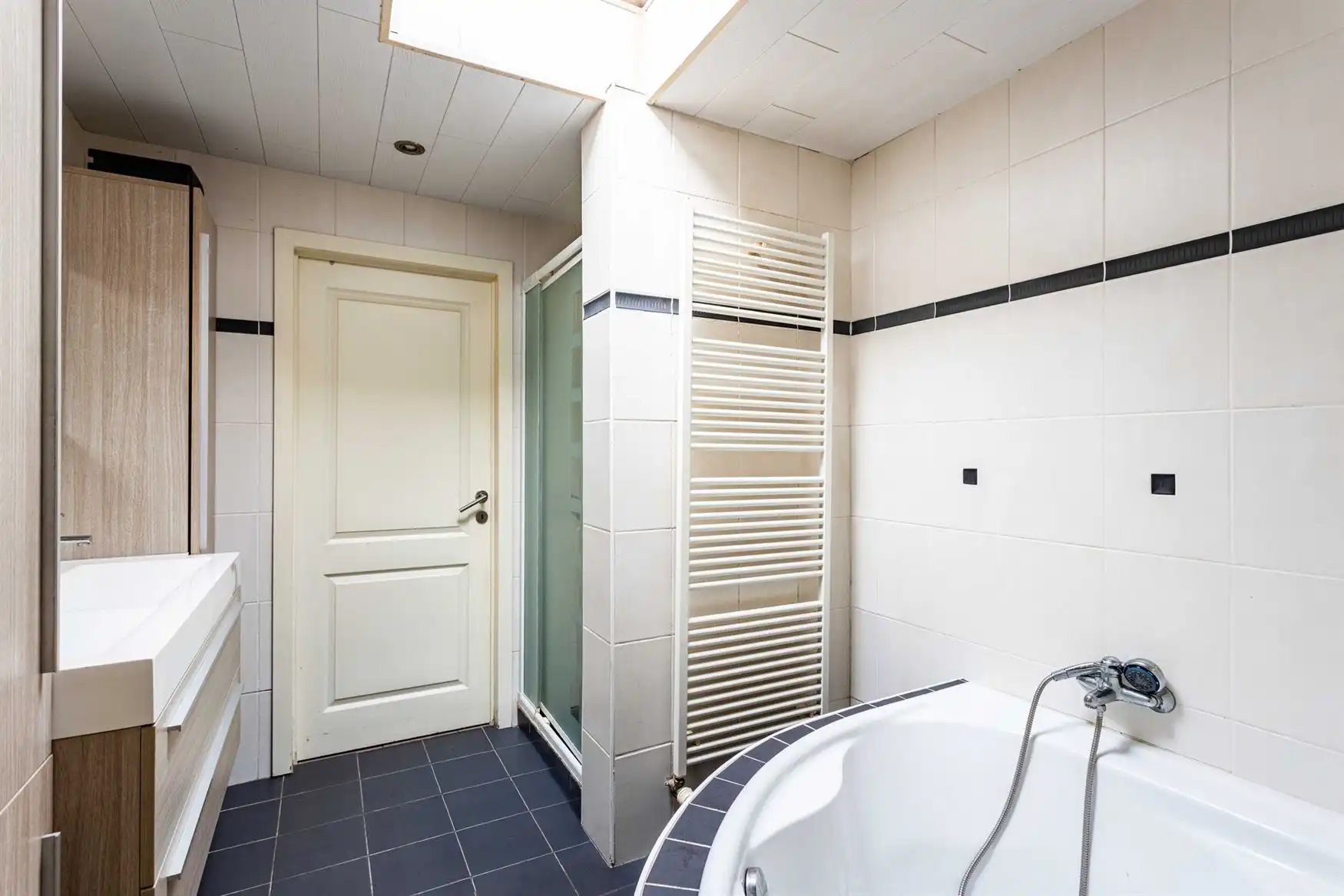 Halfopen woning met zicht op Schipdonkkanaal en velden foto 8