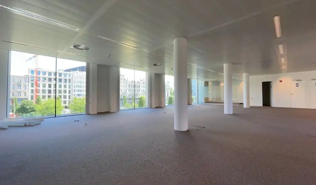 Gerenoveerde kantoorruimte te huur in Astrid Building aan Centraal Station in Antwerpen foto 14