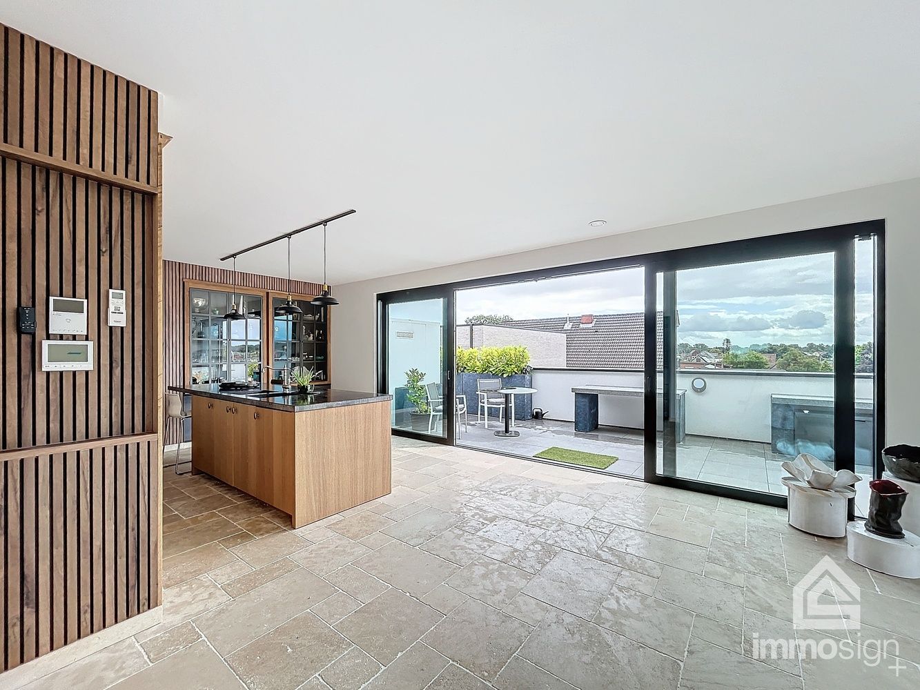 Hoogwaardig afgewerkt penthouse met zeer groot terras te Boekt! foto 5