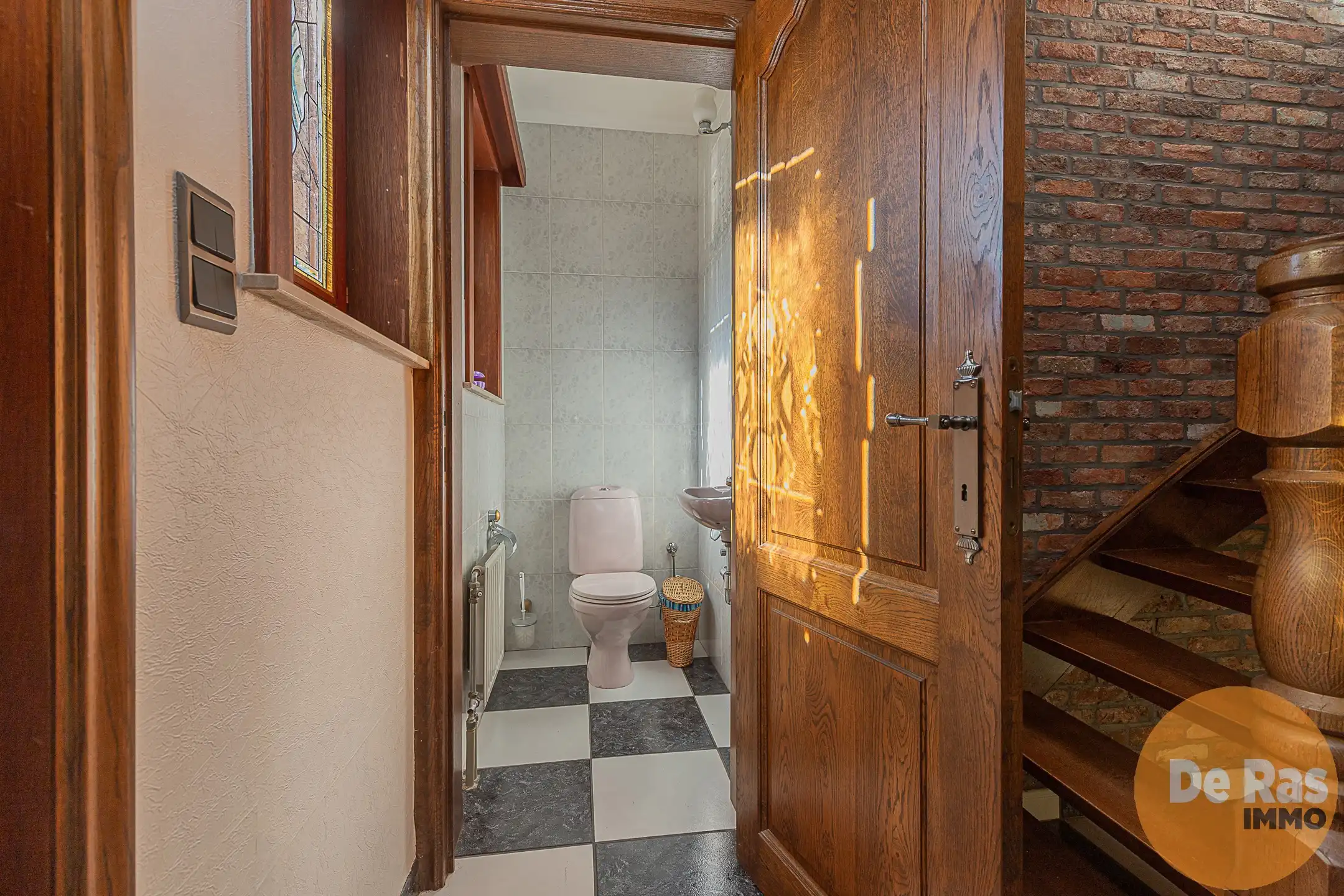 Ruime woning met grote garage en tuin vlakbij station Ede foto 5