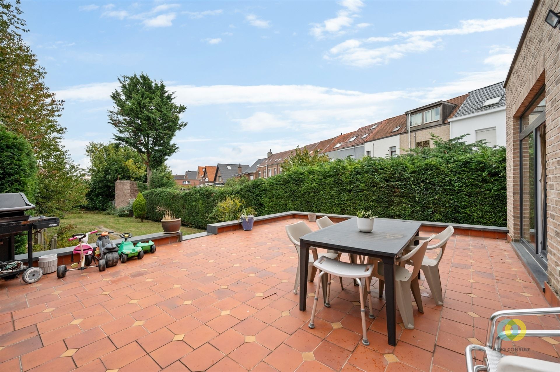 Zeer ruime 3-gevel met grote tuin foto 5