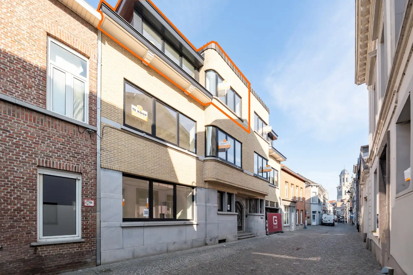 Karaktervolle "BEN" luxe duplex-appartement gelegen in het hart van Lokeren   foto {{pictureIndex}}