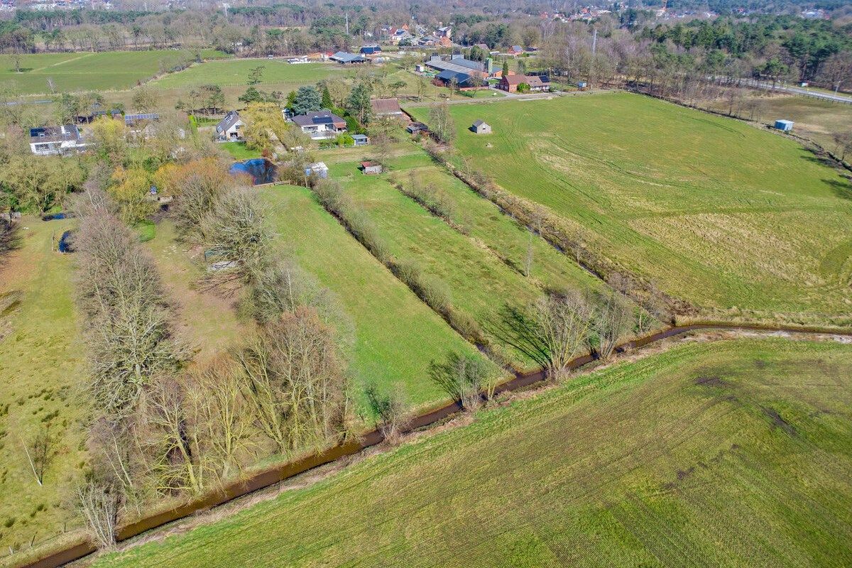 Goed onderhouden ruim ingedeelde woning op 11.725 m². foto 42