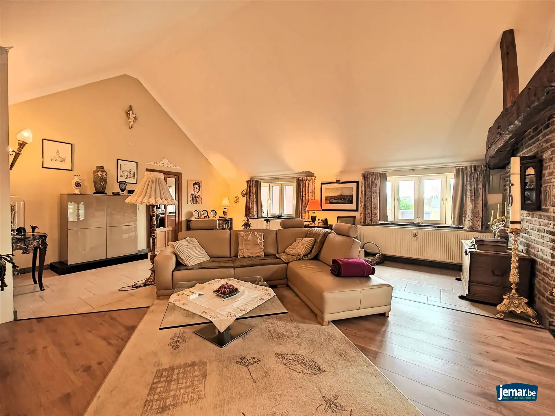 Ruim en karaktervol appartement van 190m² in het charmante Maasdorp Vucht! foto 6