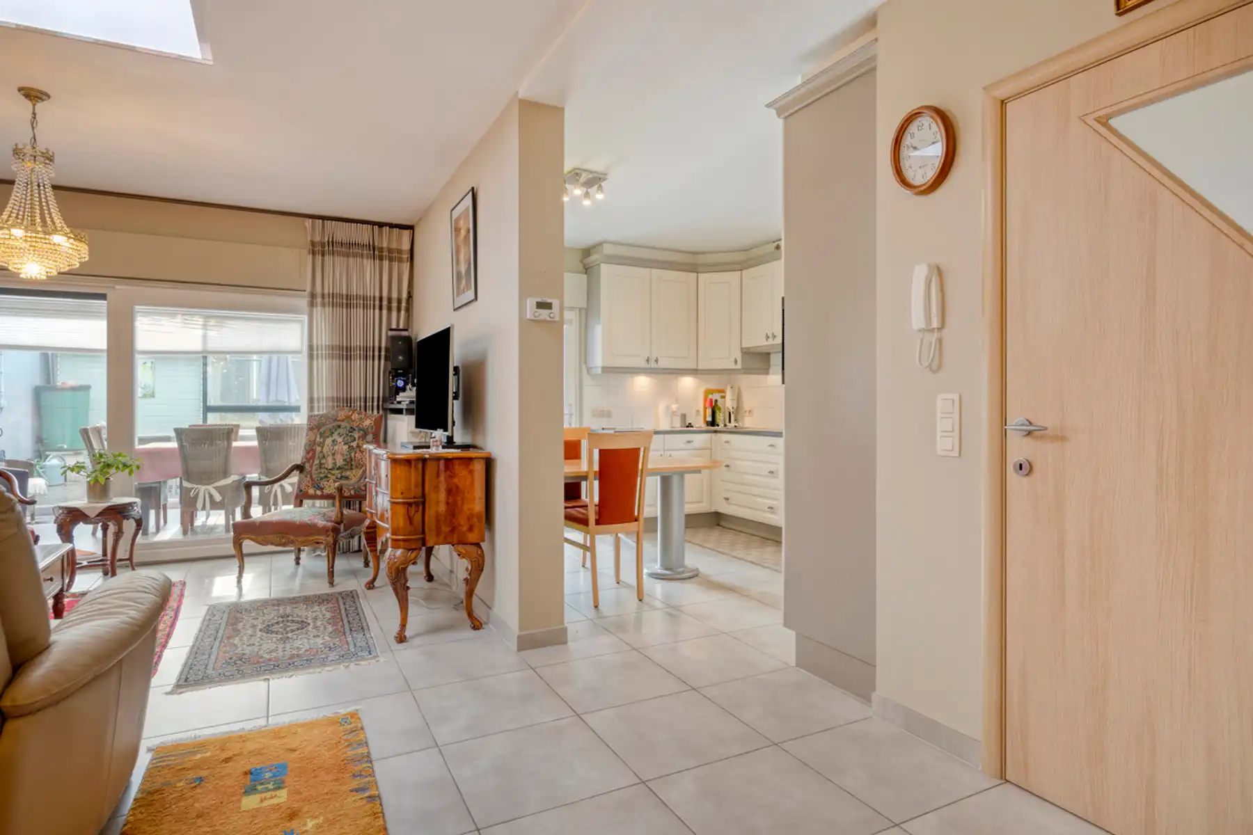 Instapklaar gelijkvloers appartement in centrum Buggenhout foto 4