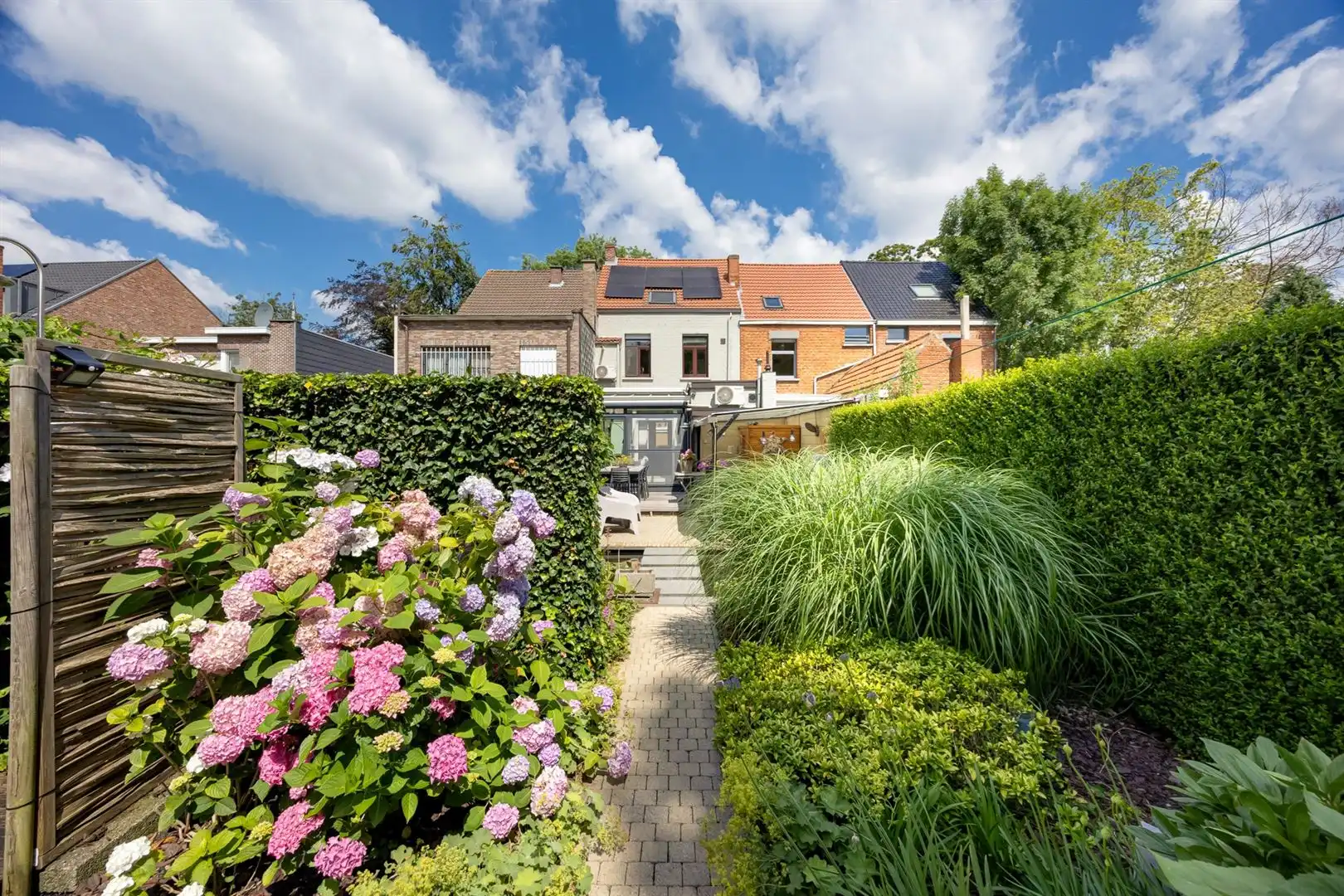 Prima onderhouden woning met 4 SLK op toplocatie foto 6