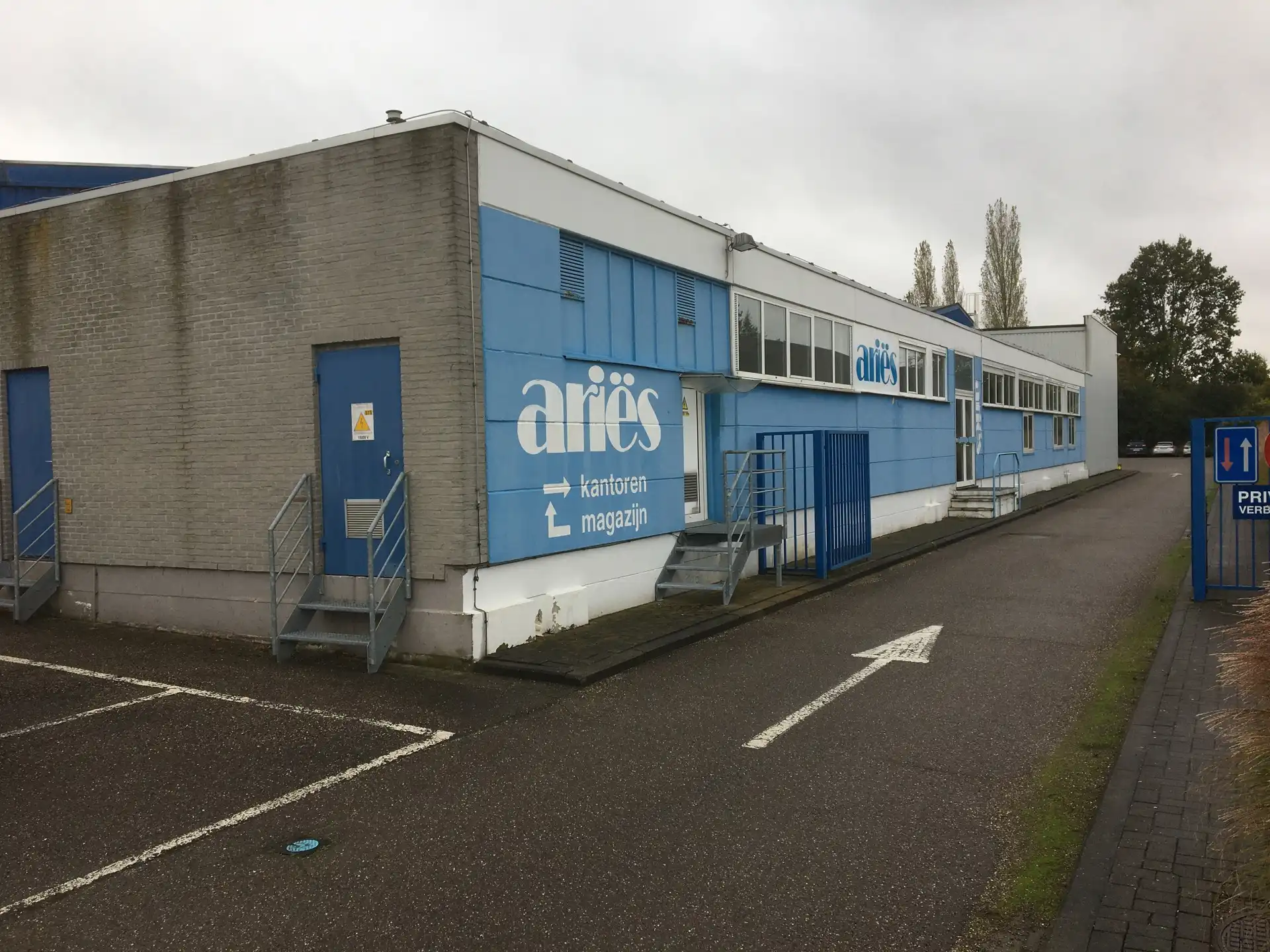 Goed gelegen opslagplaats van +/- 800m² te Kontich foto 5