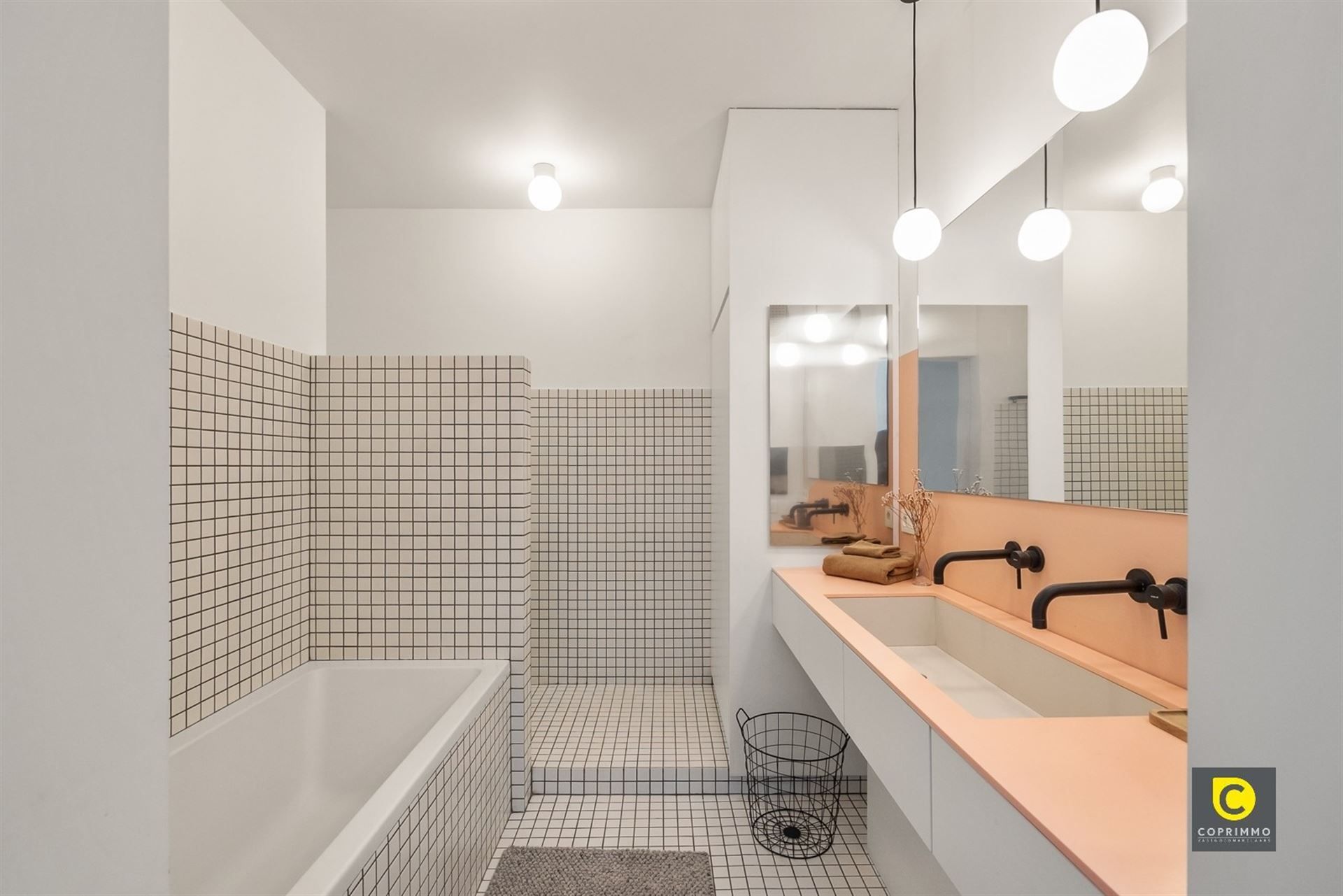 Volledig gerenoveerd app met prachtig uitzicht foto 8