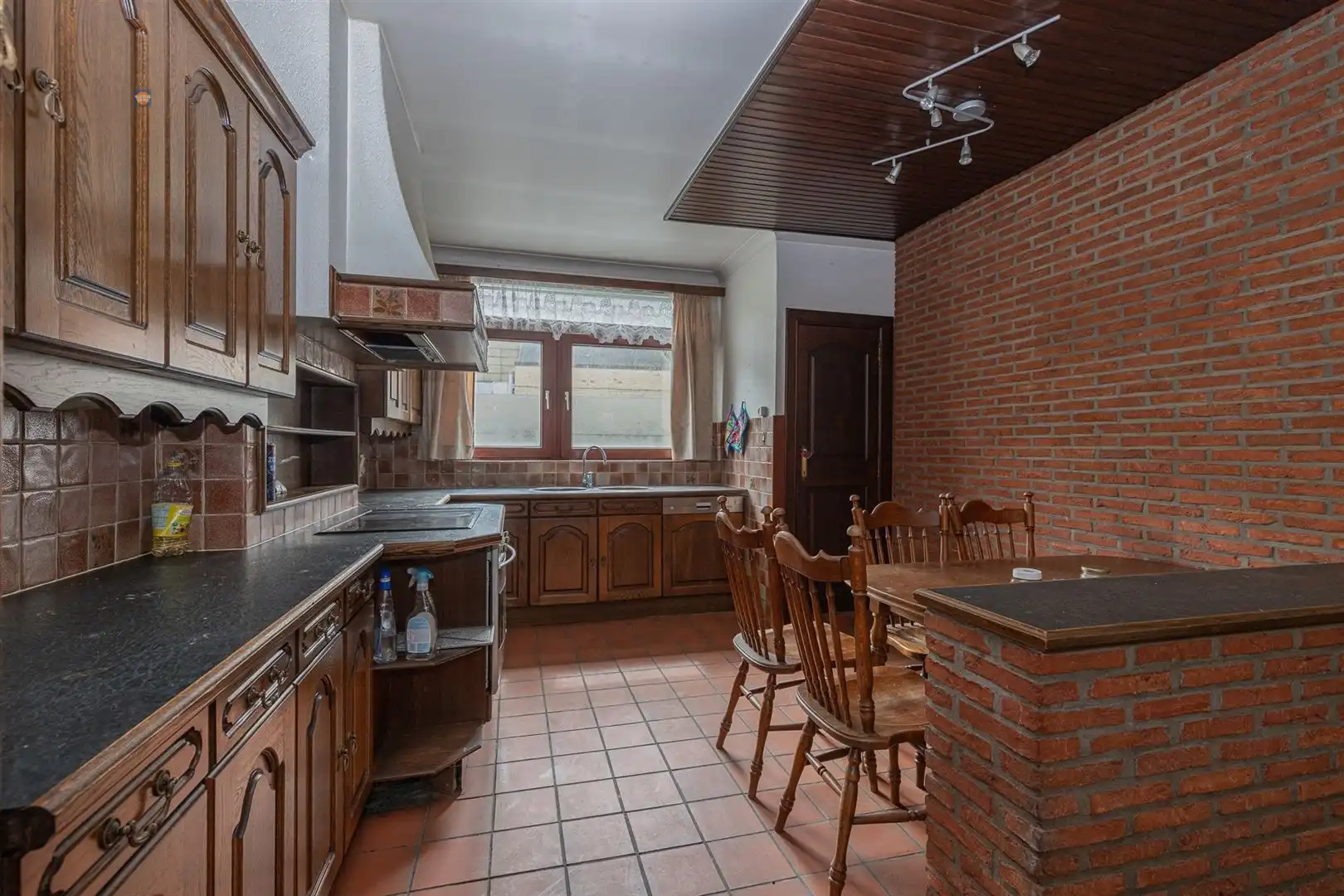 Te renoveren handelswoning met mogelijkheden vlak bij centrum Willebroek foto 6