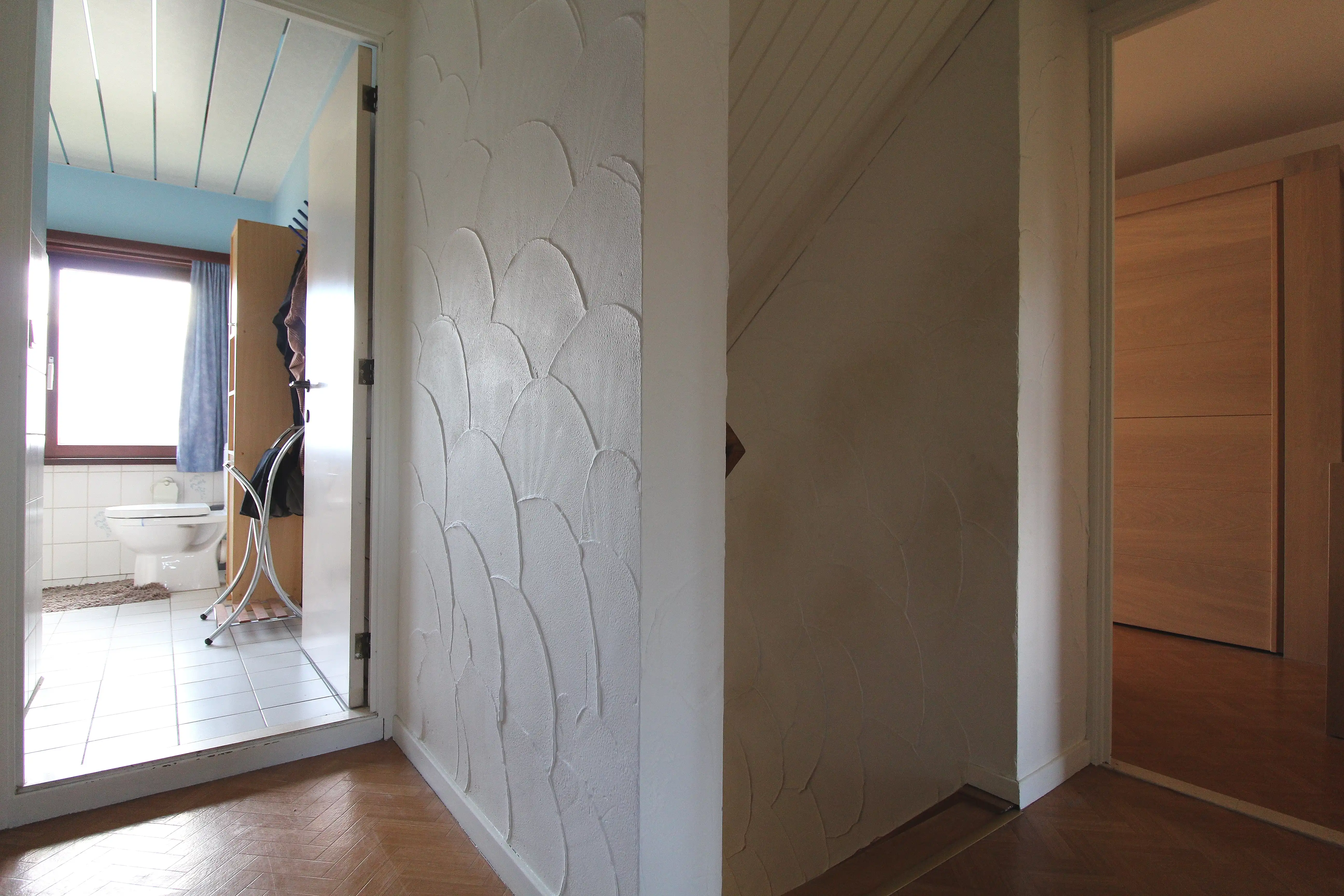 Instapklare, gesloten, bebouwing in residentiële woonwijk foto 9