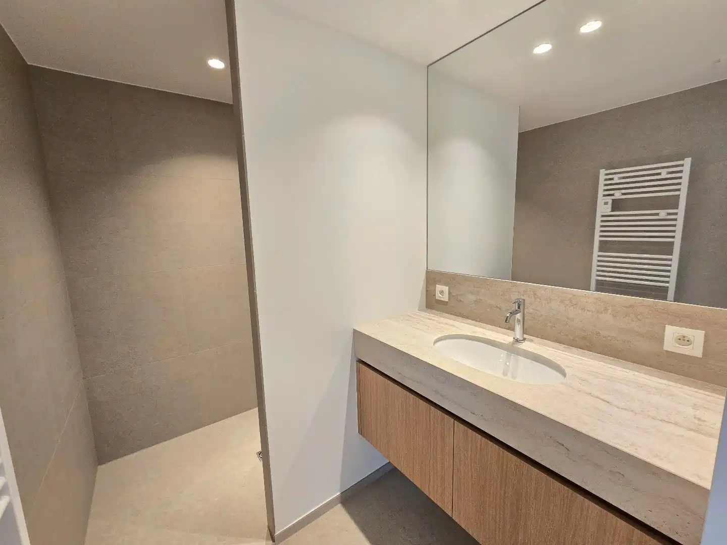 Hoekappartement op het Esplanadeplein met 3 slaapkamers en 2 badkamers foto 8