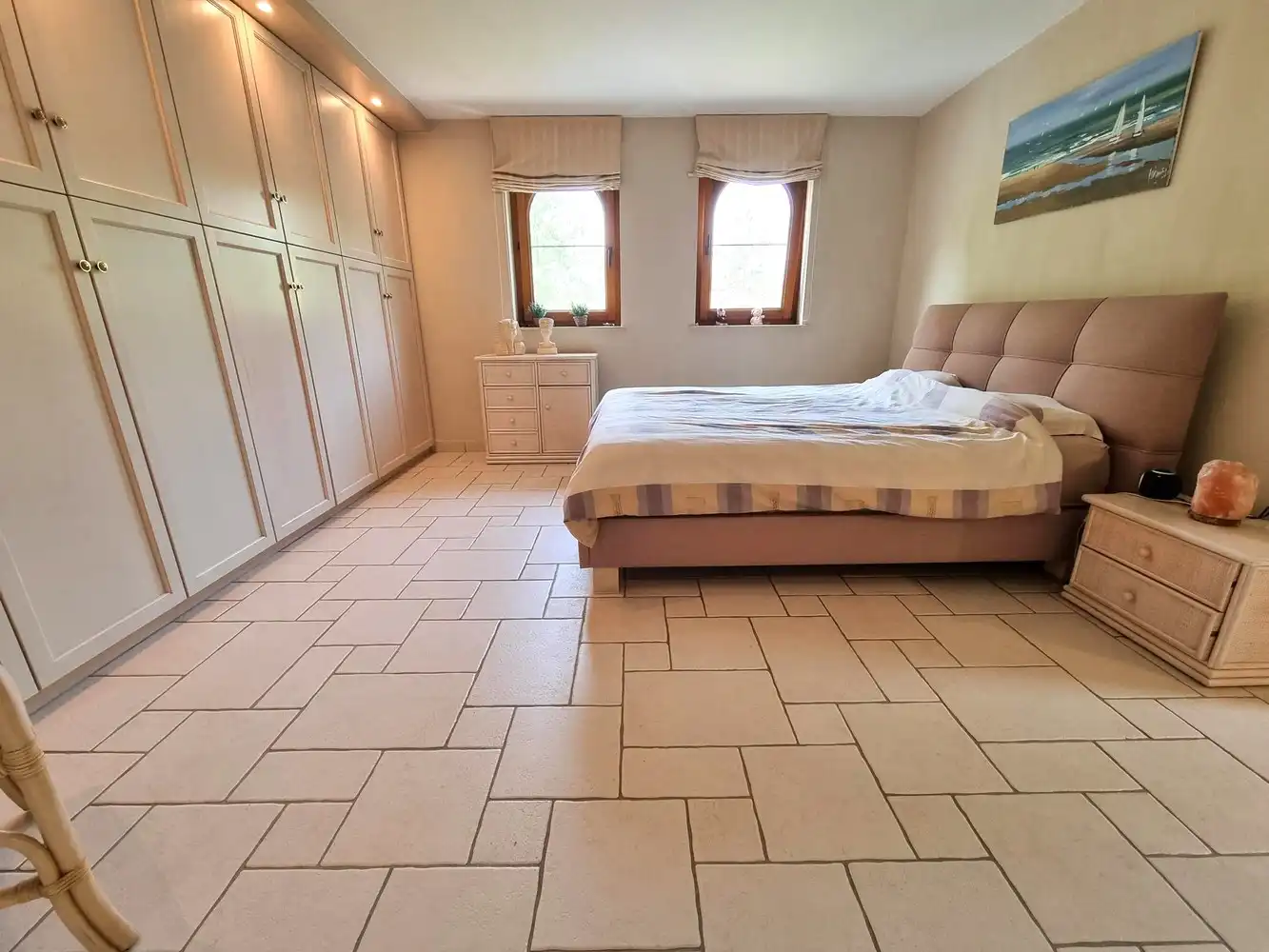 Spaanse villa, zeer rustig gelegen en gekaderd in een mooi verzorgde tuin voorzien van zwembad foto 15