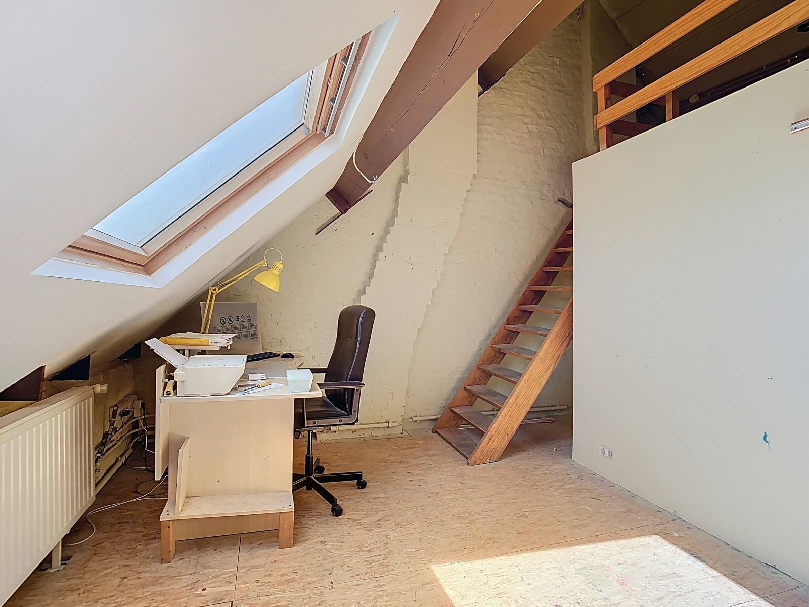 Instapklare stadswoning met 4 slaapkamers op topligging! foto 14