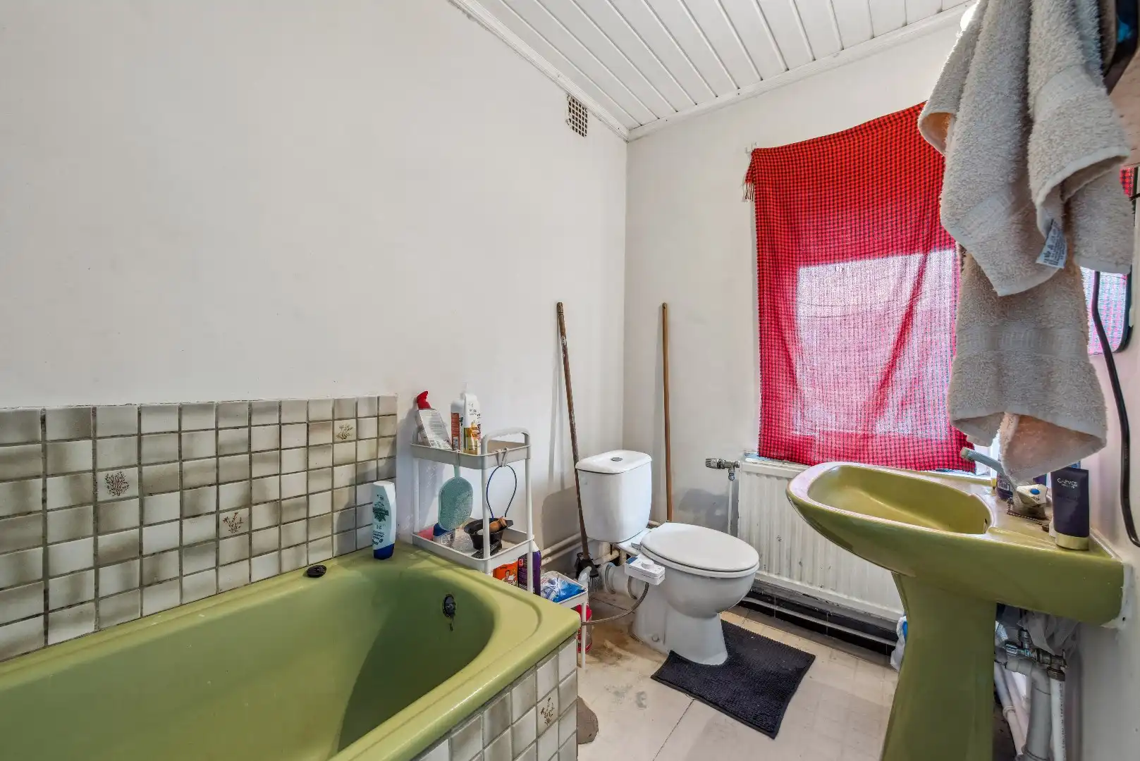 Ruime gezinswoning met 3 slaapkamers en garage pal in centrum foto 15