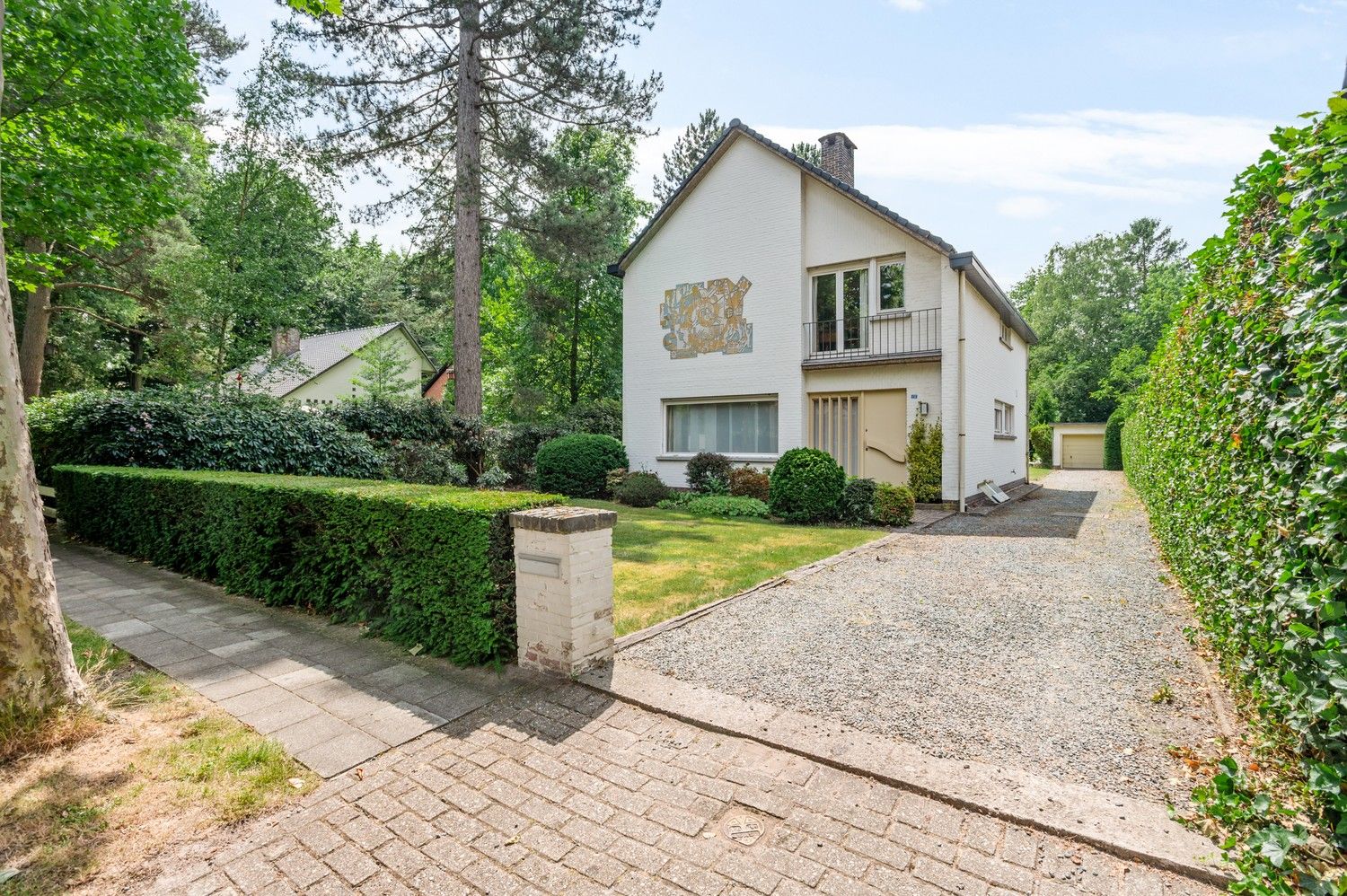 Hoofdfoto van de publicatie: Ruime gezinswoning met 4 slaapkamers en royale tuin op toplocatie in Kapellen