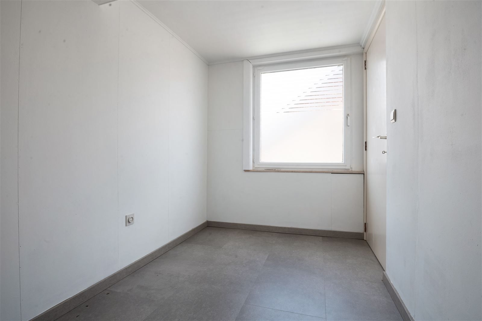 Te renoveren woning in doodlopende straat foto 15