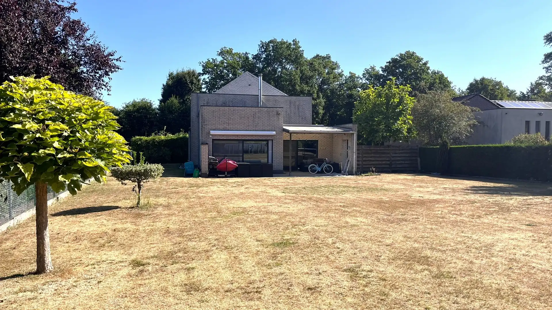 Vrijstaande woning met 4 slaapkamers, inpandige garage en zuidgerichte tuin foto 6