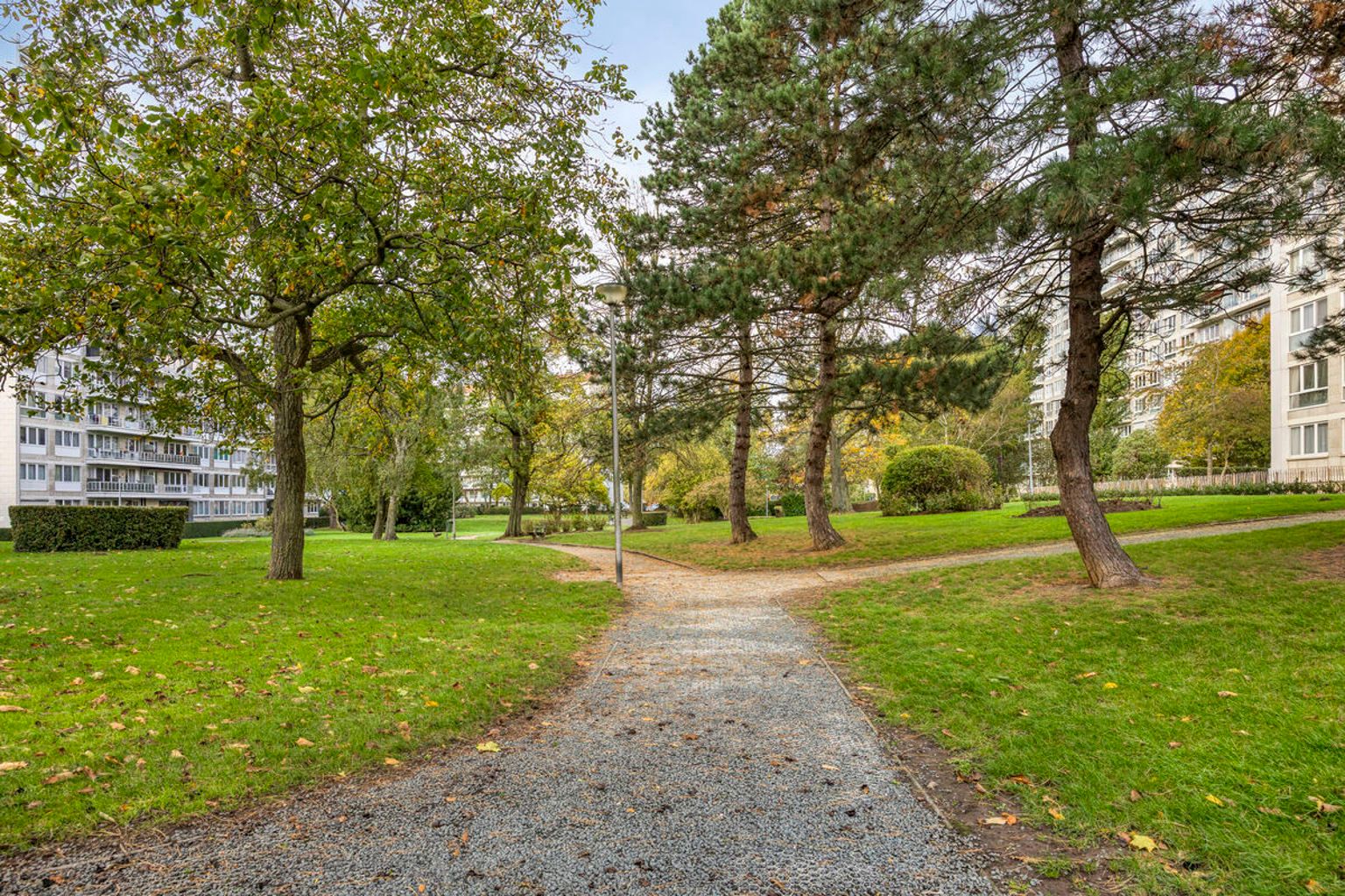 Instapklaar 2-slaapkamerappartement met panoramisch uitzicht foto 15