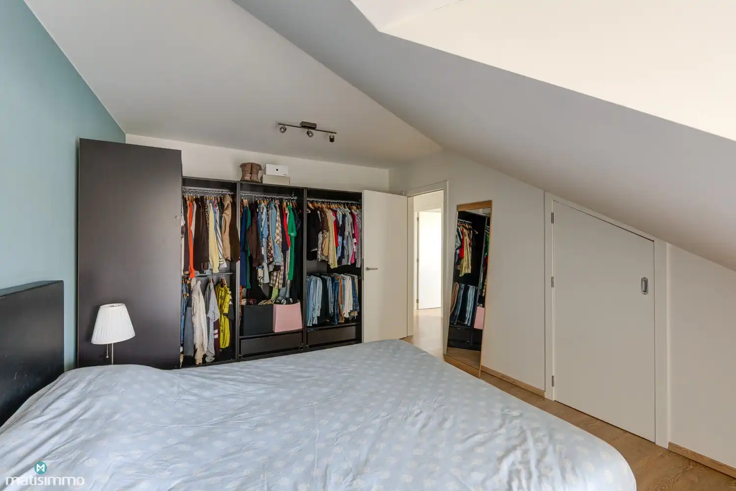 RIANT DUPLEXAPPARTEMENT MET 3 SLAAPKAMERS, TERRAS EN 2 AUTOSTAANPLAATSEN NABIJ HET CENTRUM VAN TONGEREN foto 29