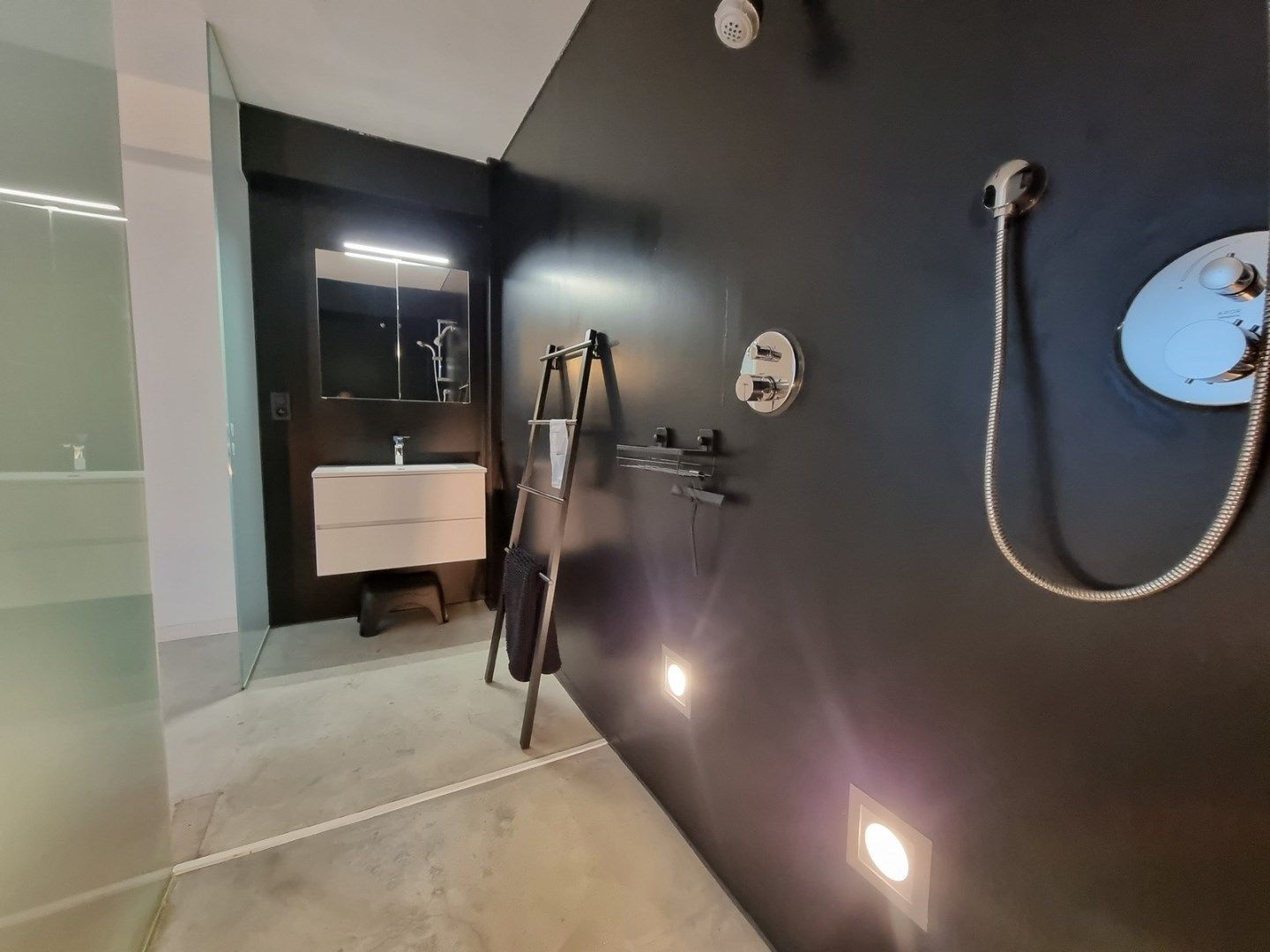 Uitzonderlijk appartement/loft op de zeedijk van Heist (271 m² bew. opp!!) foto 13