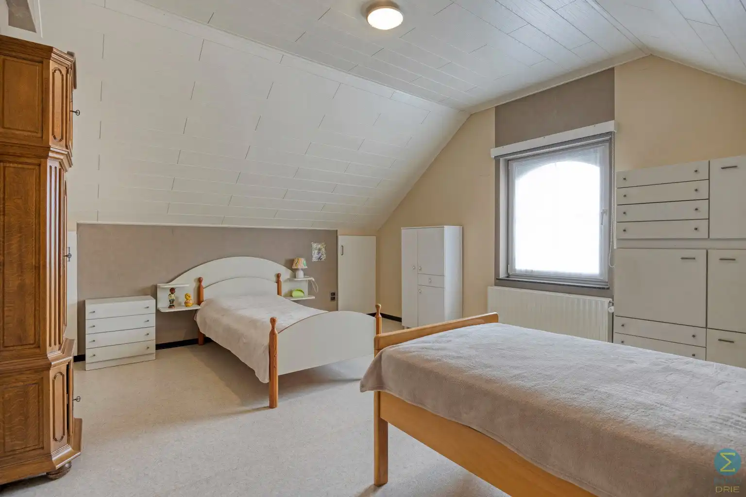 Instapklare laagbouwwoning op perceel van 1903m² foto 16