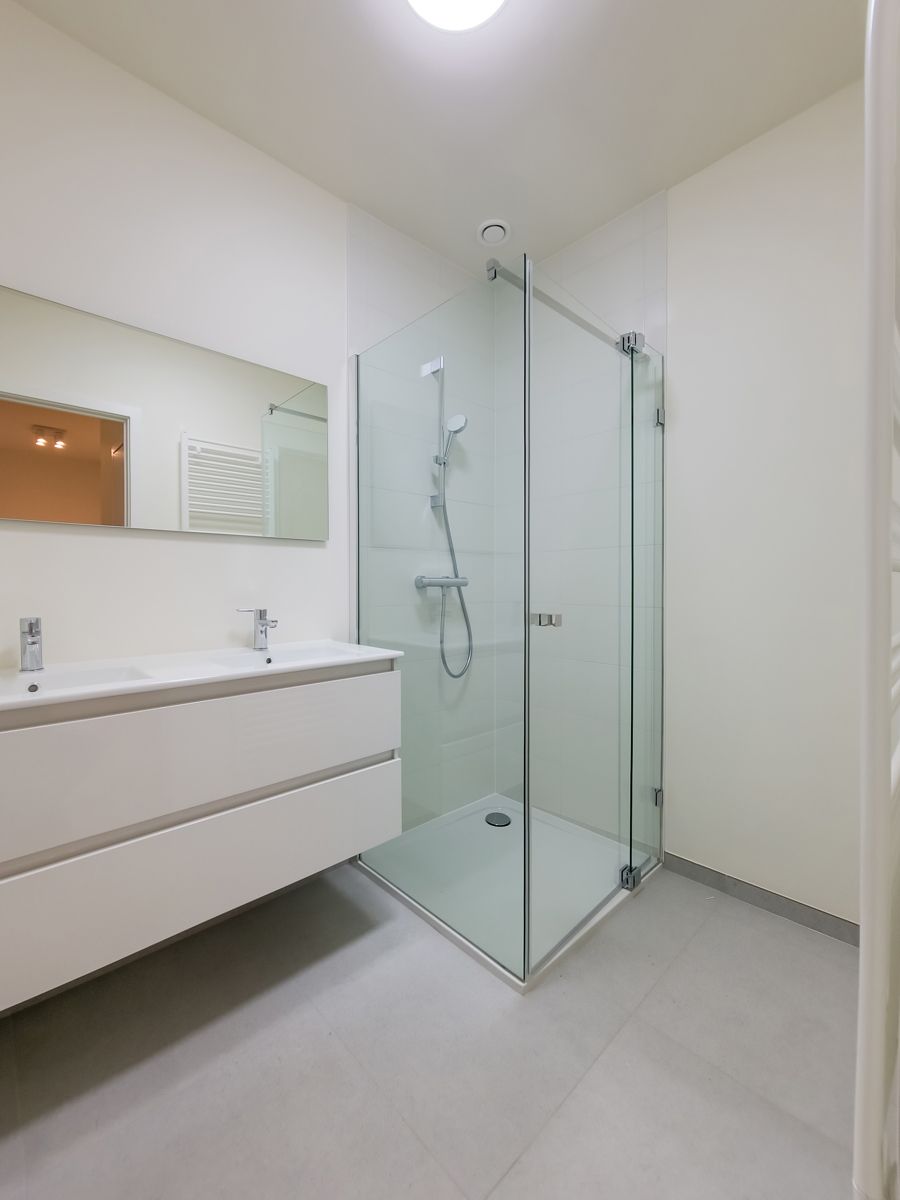 Rustig en comfortabel 2slpk appt. met mooi terras  foto 12