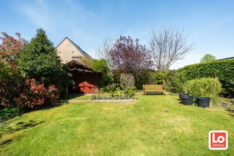 Instap klare halfopen woning met gezellige stadstuin nabij het centrum van Oostakker! foto 17