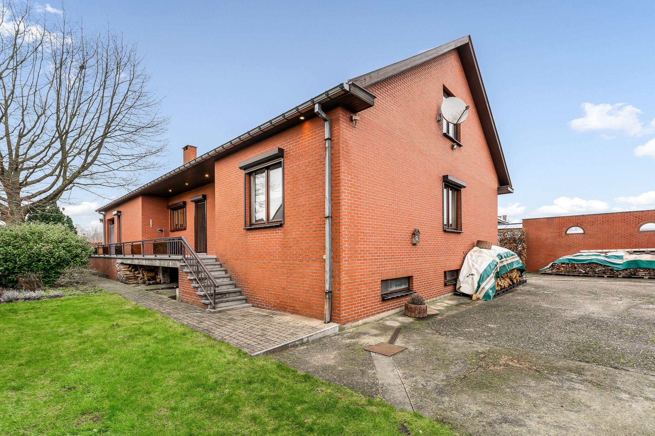 Woning met ruime bijbouw van 200m2 te Diepenbeek foto 7