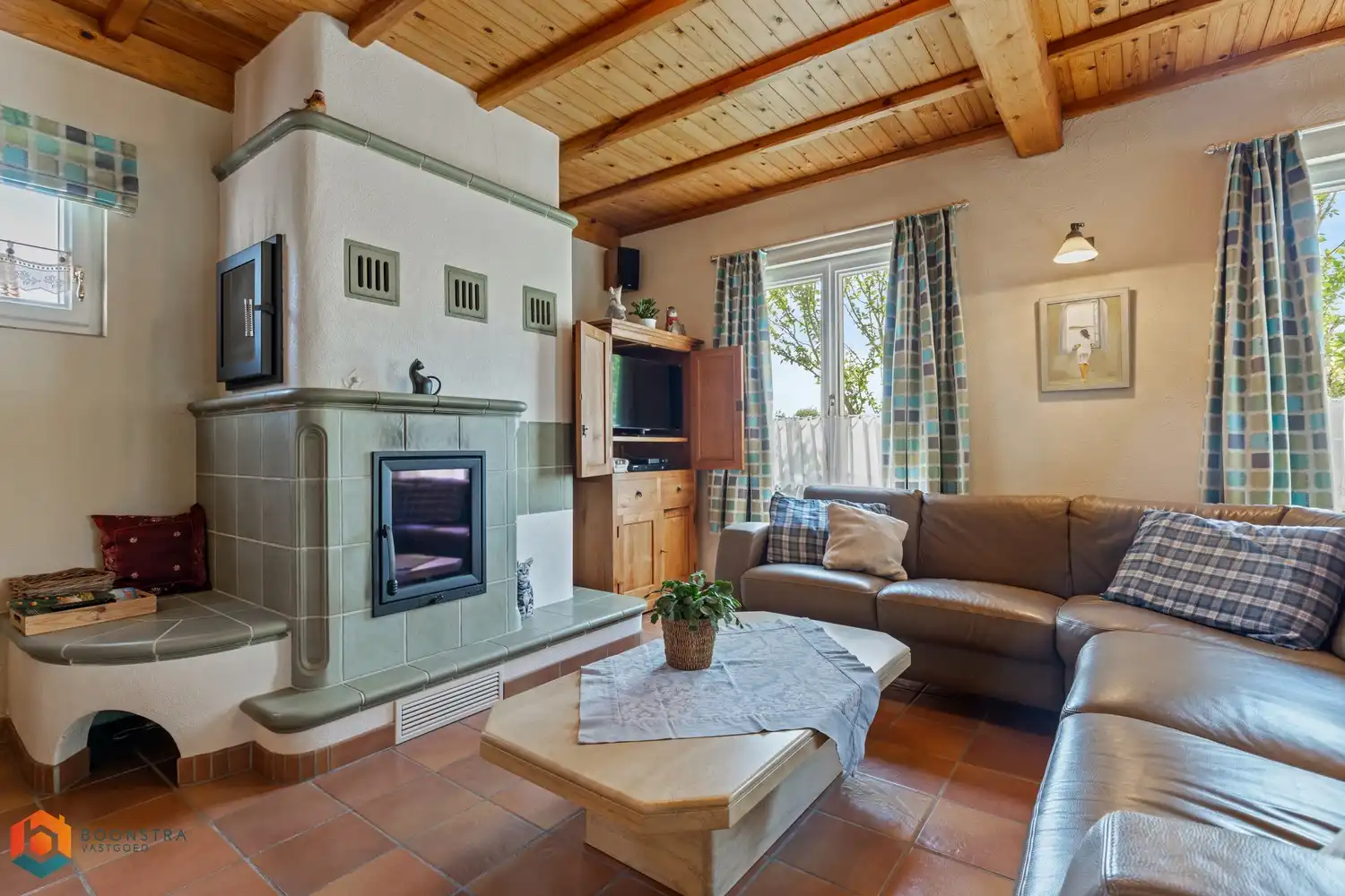 Hoeve op een ruim perceel van 5307 m² in prachtige groene omgeving foto 6