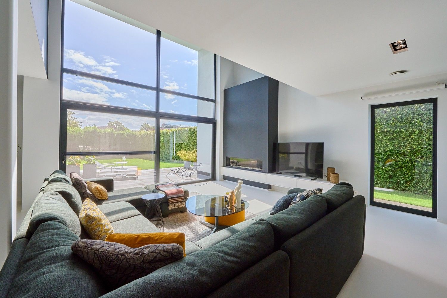Wonen in pure architectuur - designvilla met super-de-luxe afwerking op fraai gelegen perceel foto 11