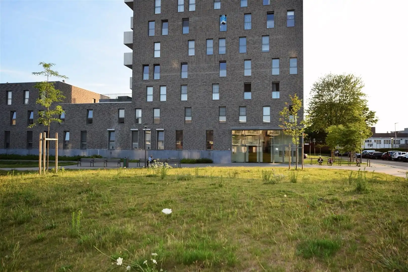 Modern en licht appartement met terras in parkomgeving. foto 16