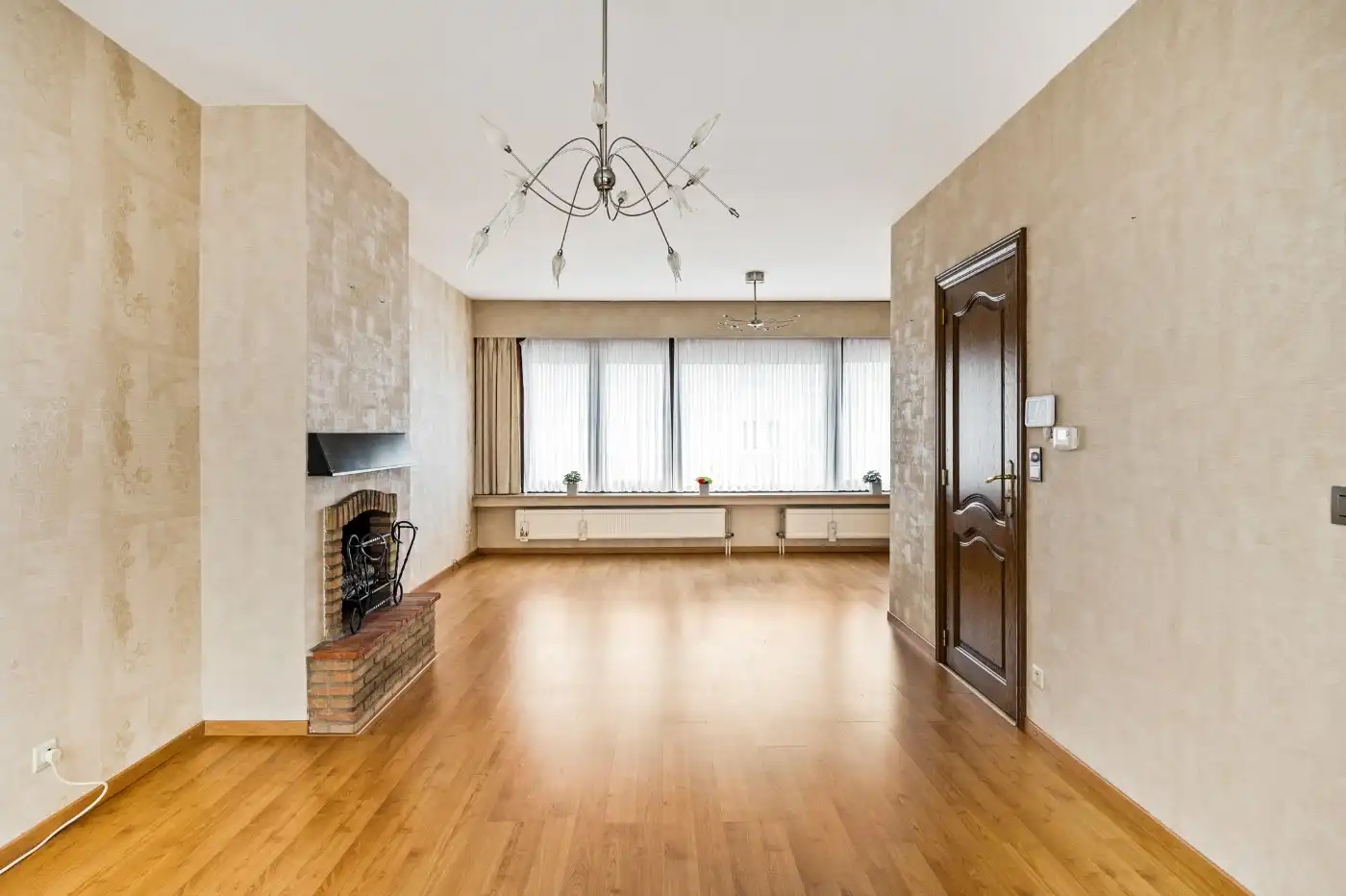 Centraal gelegen beletage-woning met 3 slpk., inpandige garage en tuin foto 3