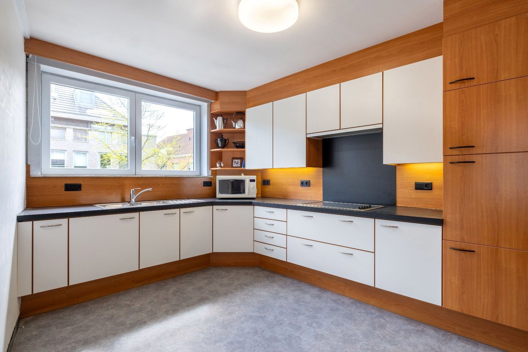 RIANT HOEKAPPARTEMENT (134 m2) AAN DE RAND VAN BRUGGE foto 11