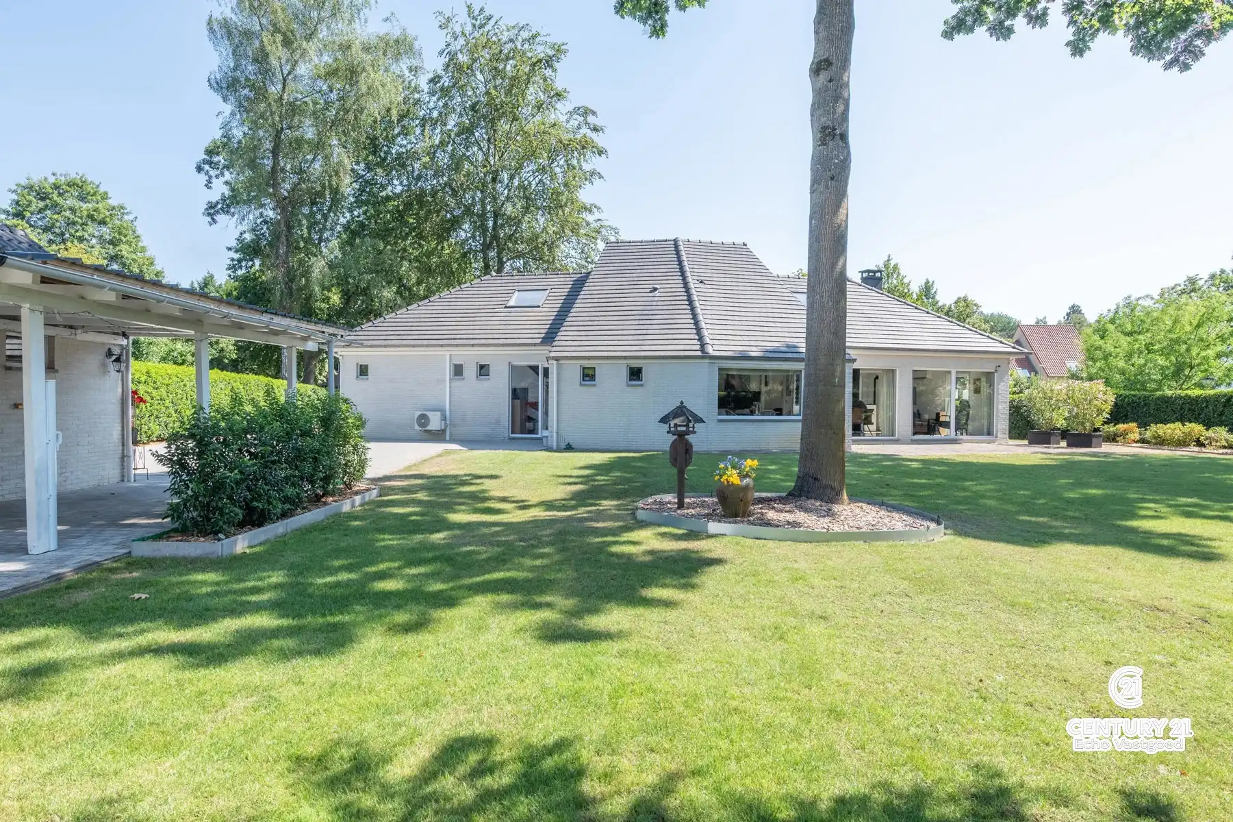 Onderhouden, energiezuinige gelijkvl. villa met mooie tuin foto 26