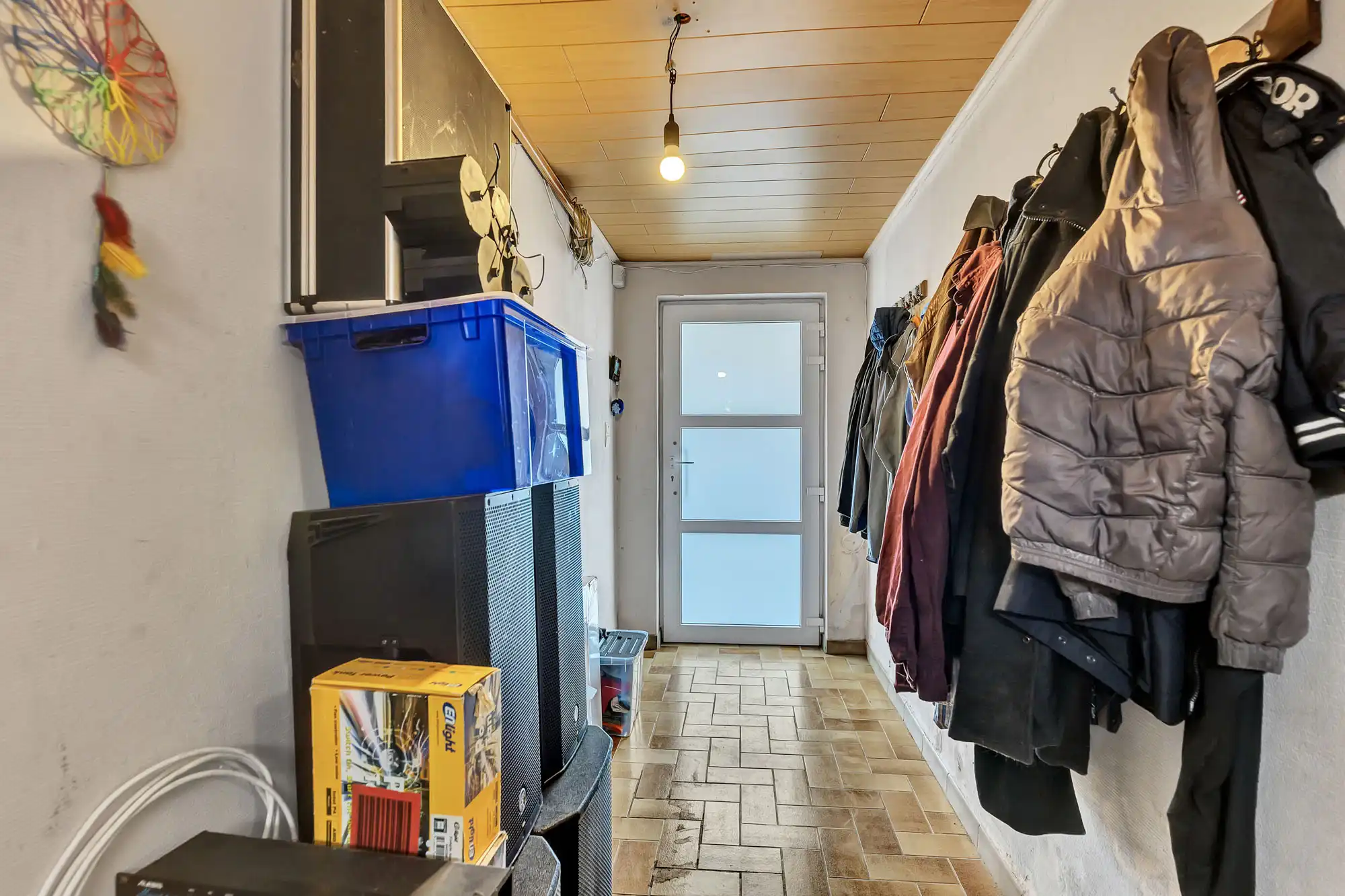 Te renoveren woning met 3 slaapkamers en garage foto 3