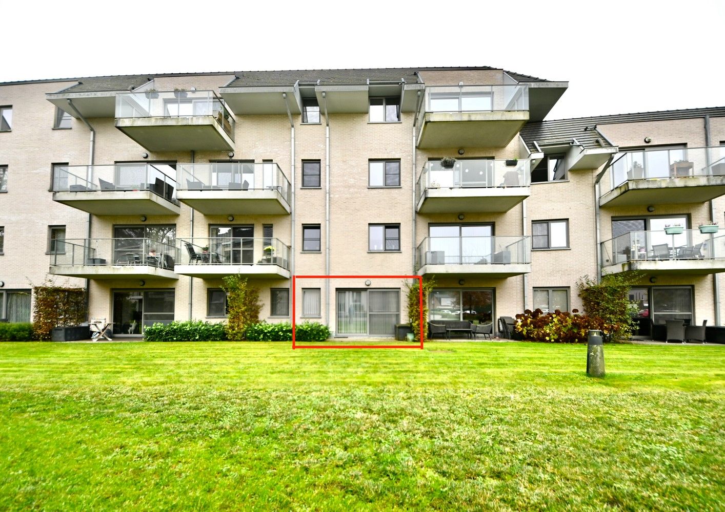 Gelijkvloers appartement met 1 slaapkamer en terras. foto 2