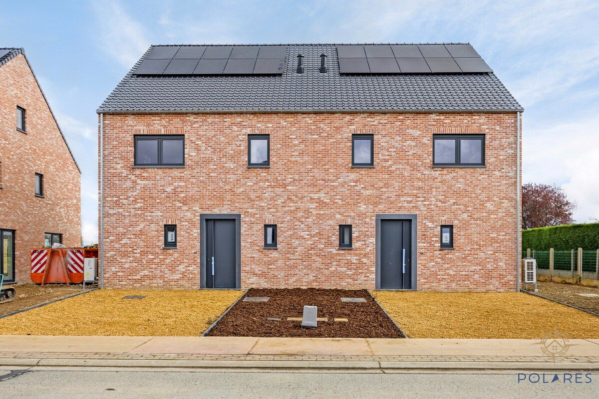 Prachtige half open bebouwing met tuin en 3 slaapkamers in Kortenaken foto 1