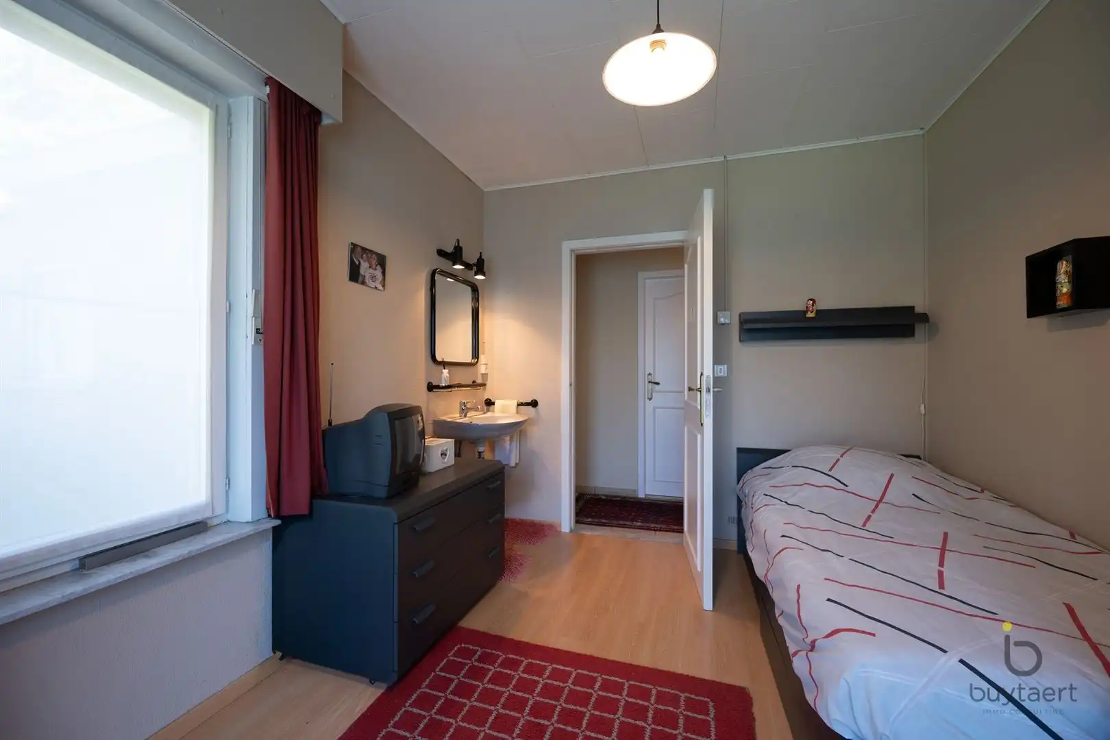 Aangenaam GELIJKVLOERS landhuis in een fijne en groene omgeving! foto 29