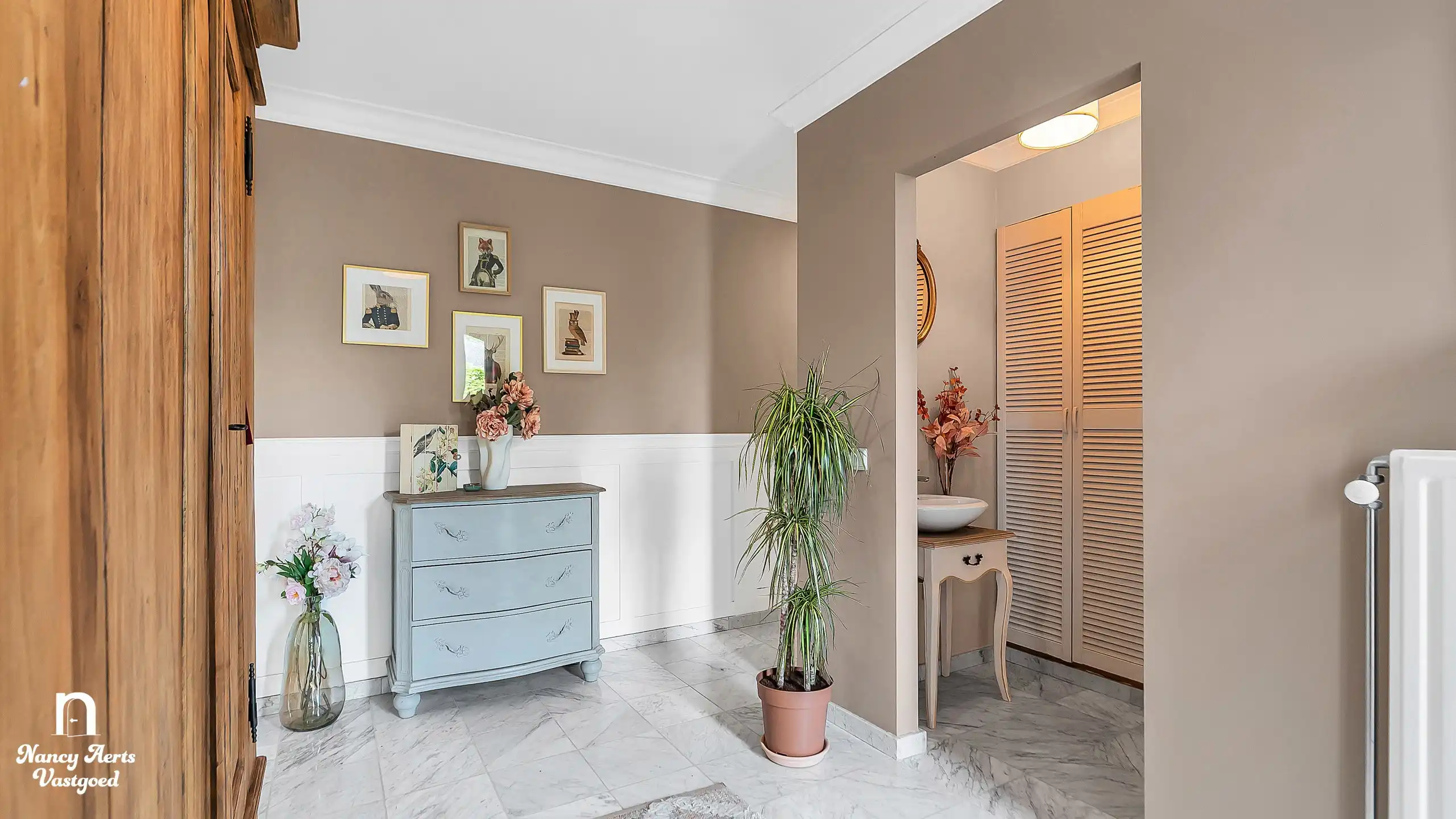 Veelzijdige villa met bijna 20 are groen en aparte woonunit foto 3