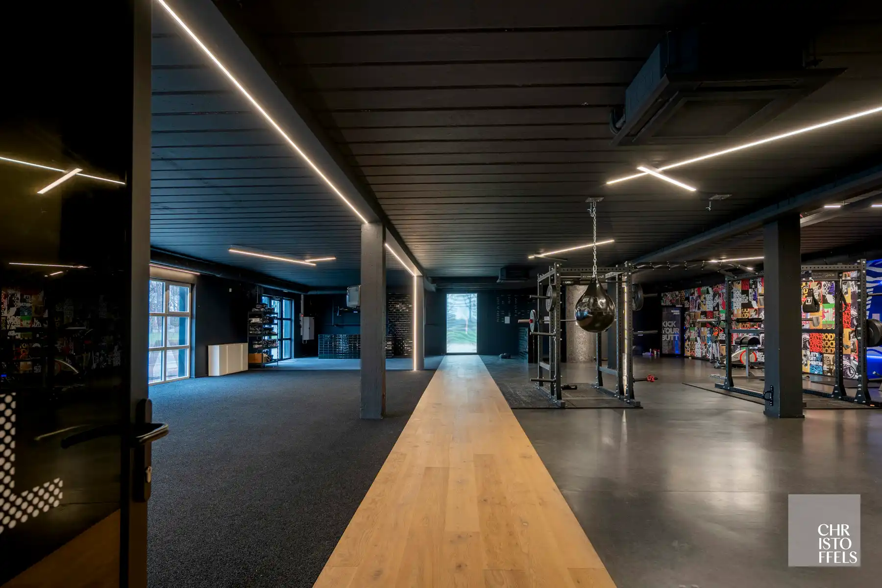 Bedrijfsgebouw (879m²) op een perceel van 1.888m² gelegen op een gunstige locatie!  foto 5