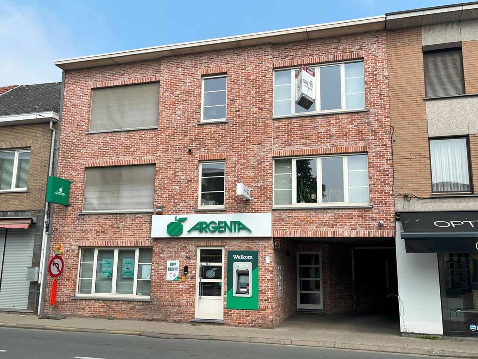 Ruim appartement in centrum Nijlen met o.a. 2 slpks en lift foto {{pictureIndex}}