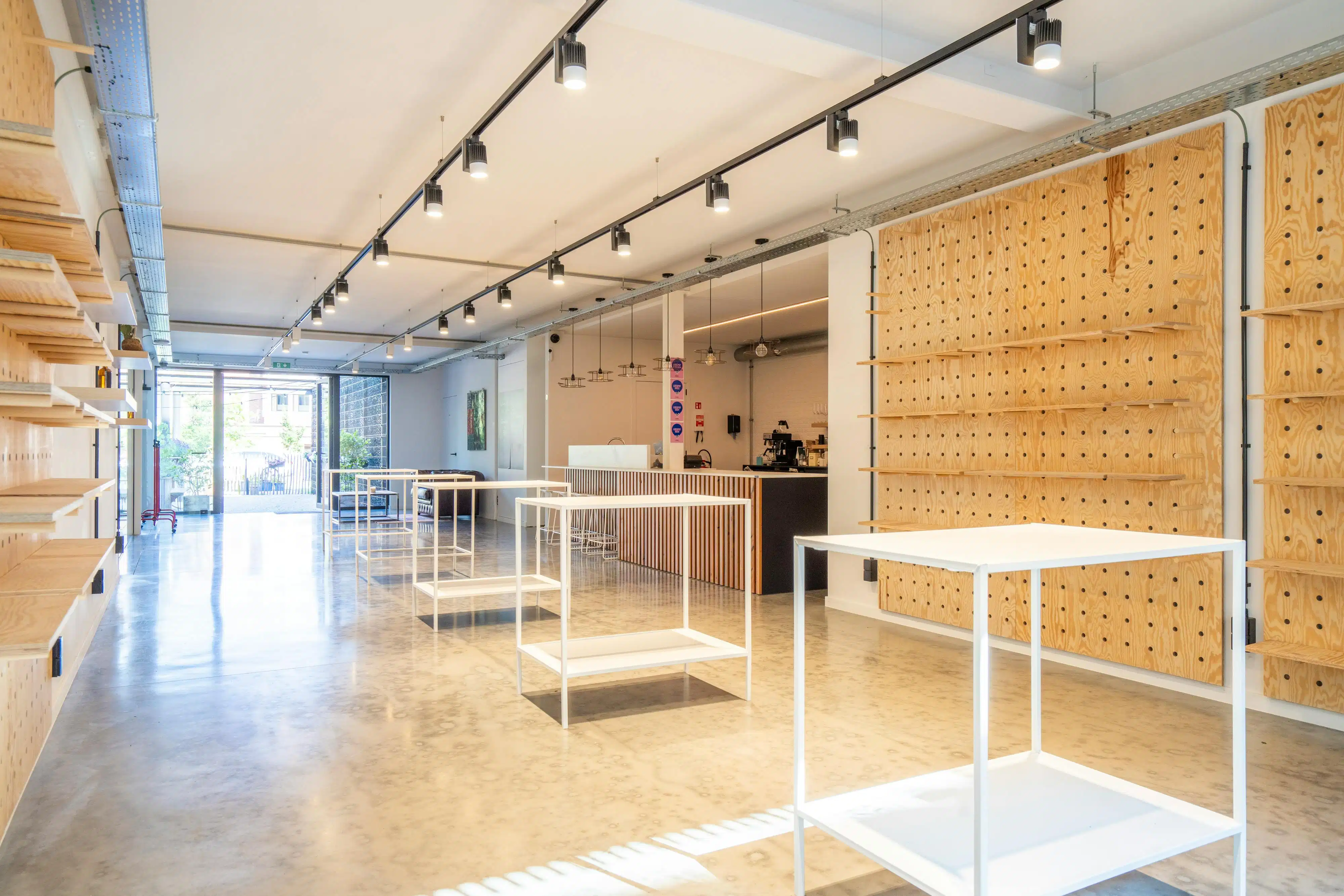 Prachtig gerenoveerd handelspand foto 5