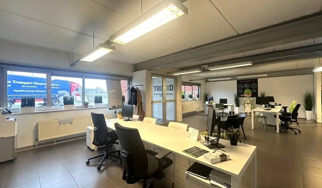 Commercieel gelegen kantoor te huur aan R4 in Mariakerke (Gent) foto 2