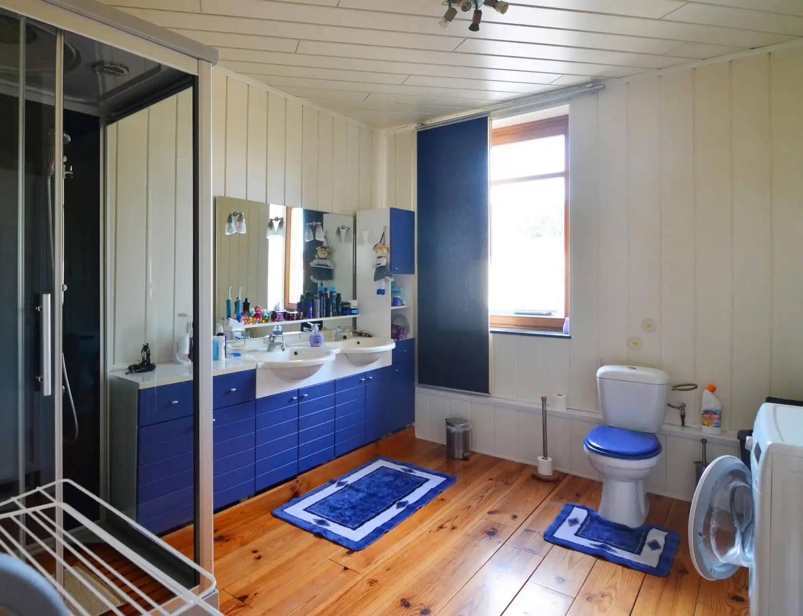 Riante woonst met statig horecapand en feestzaal foto 18