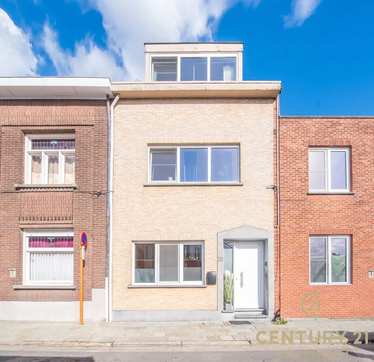 Ruime, gerenoveerde woning met 4 slpk en stadstuin foto 24