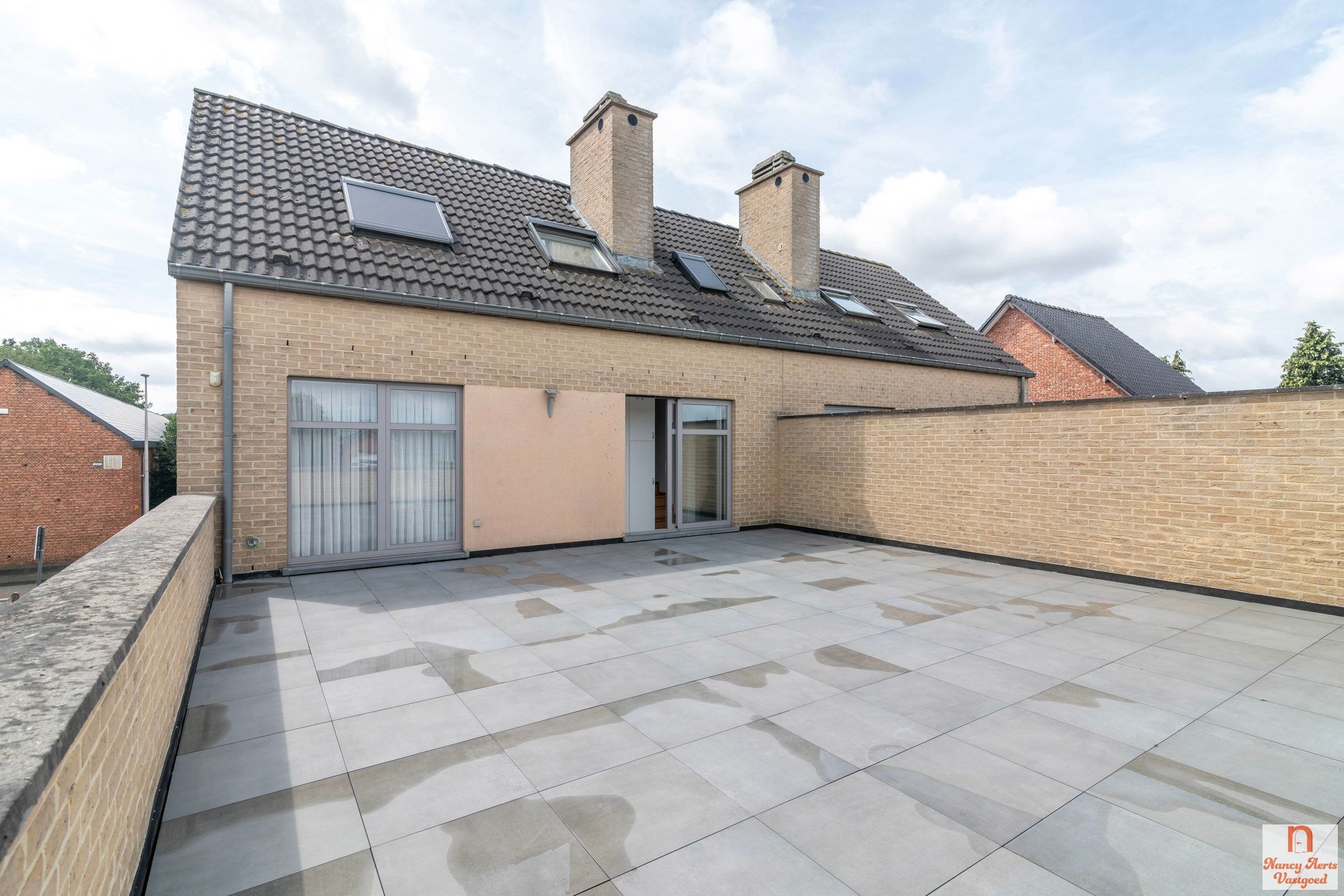 Lichtrijk duplexappartement met grote kelder en mega terras foto 32