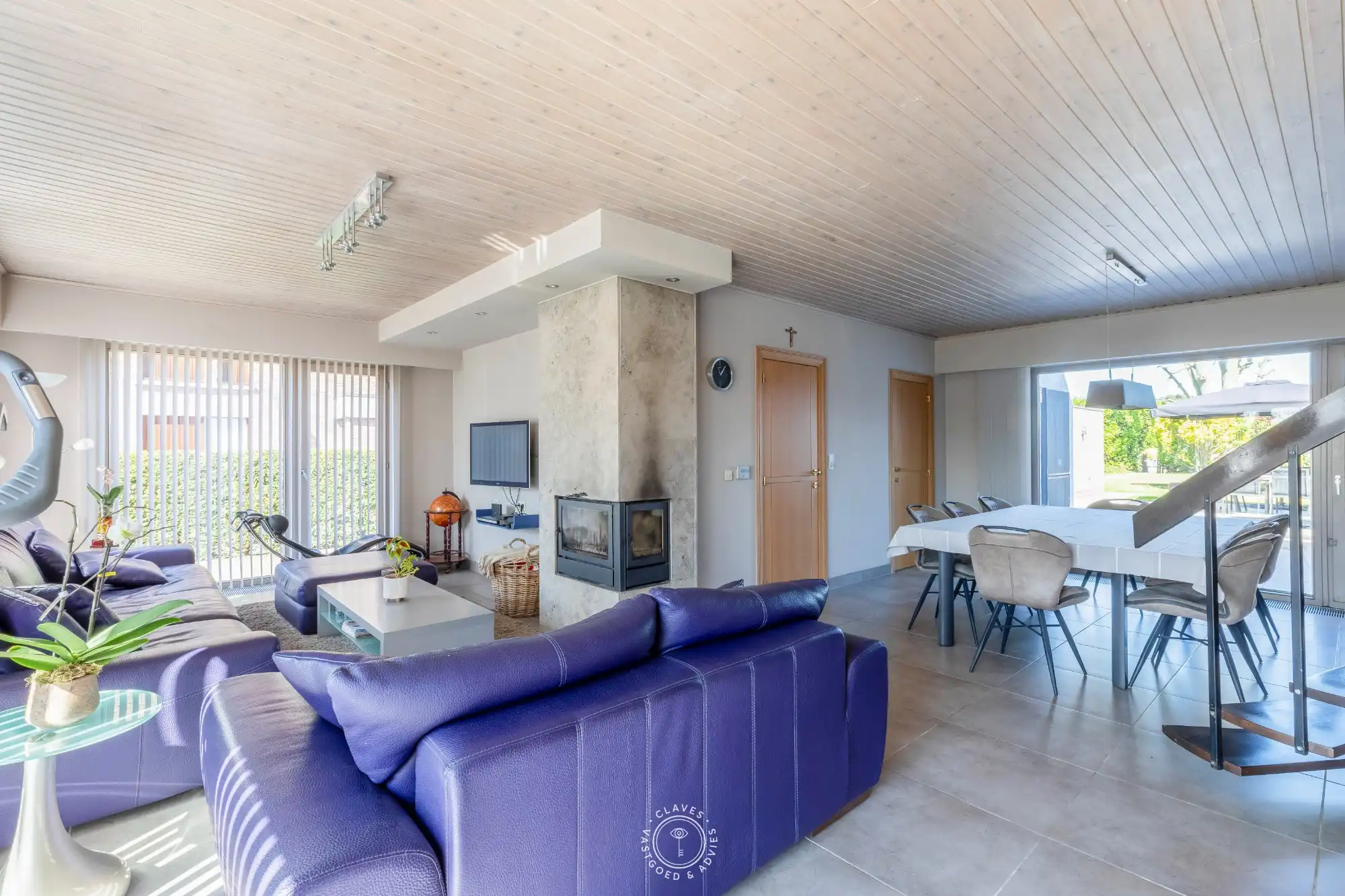 Ruime halfopen bebouwing met weiland op 6029 m² foto 2