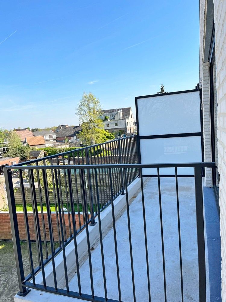 BEN-appartement met staanplaats in hartje Broechem! foto 5
